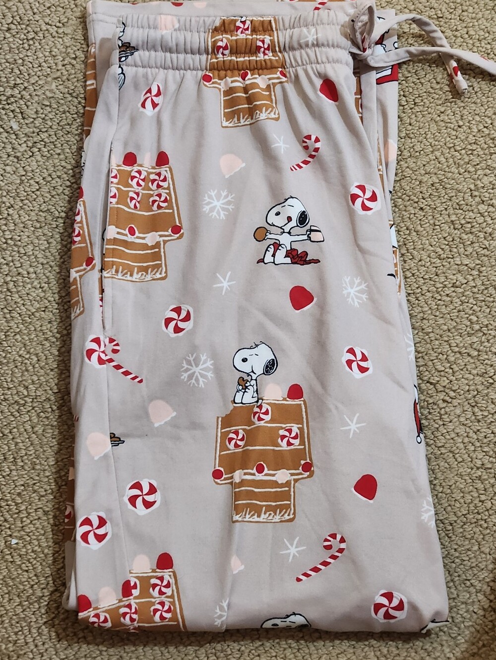 Brand New Women's Snoopy Christmas Pajama Pants Size Large